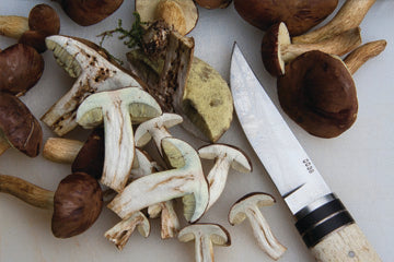 sliced_mushrooms_knife