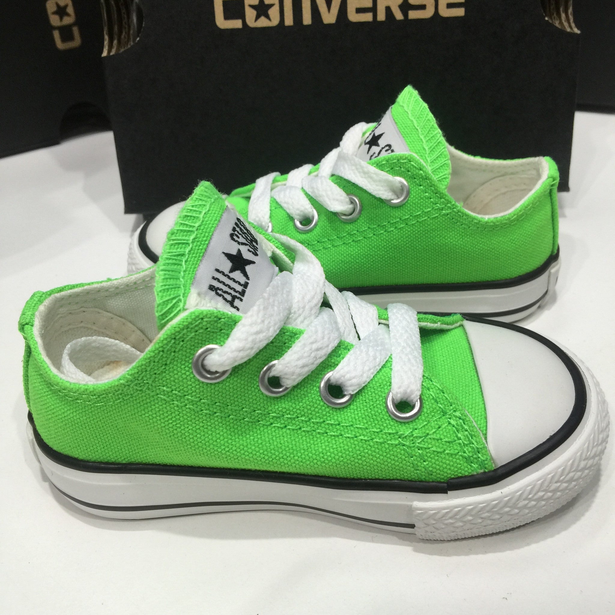 neon green converse shoes