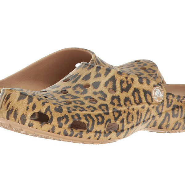 crocs freesail leopard clog