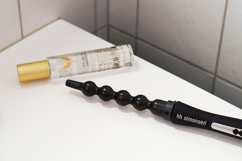 HH Simonsen ROD VS10 Professional Ceramic Hair Curler is designed to wave hair and create natural and classic curls, perfect for long and short hair
