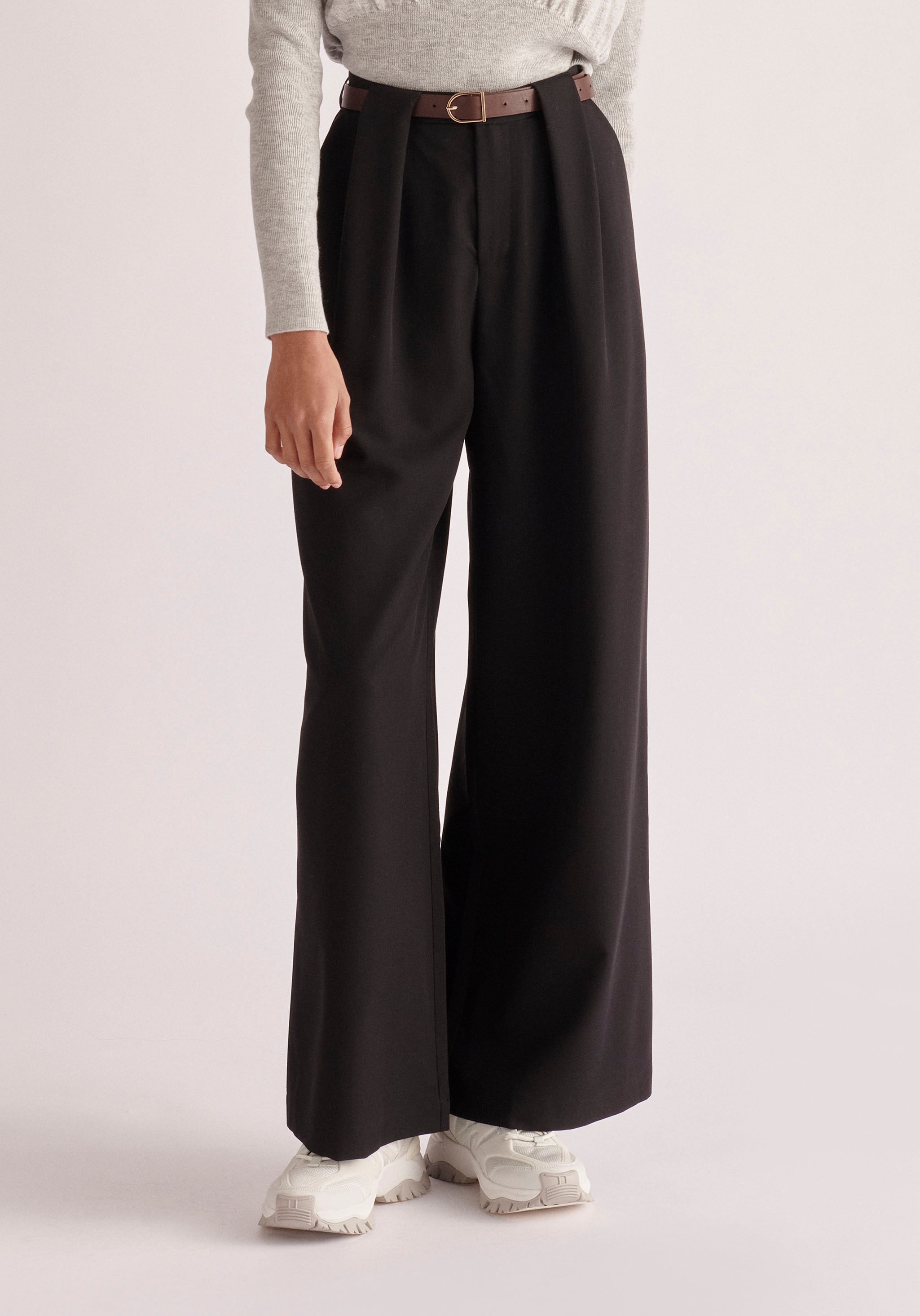 Pleated waistband belted wide-leg pant