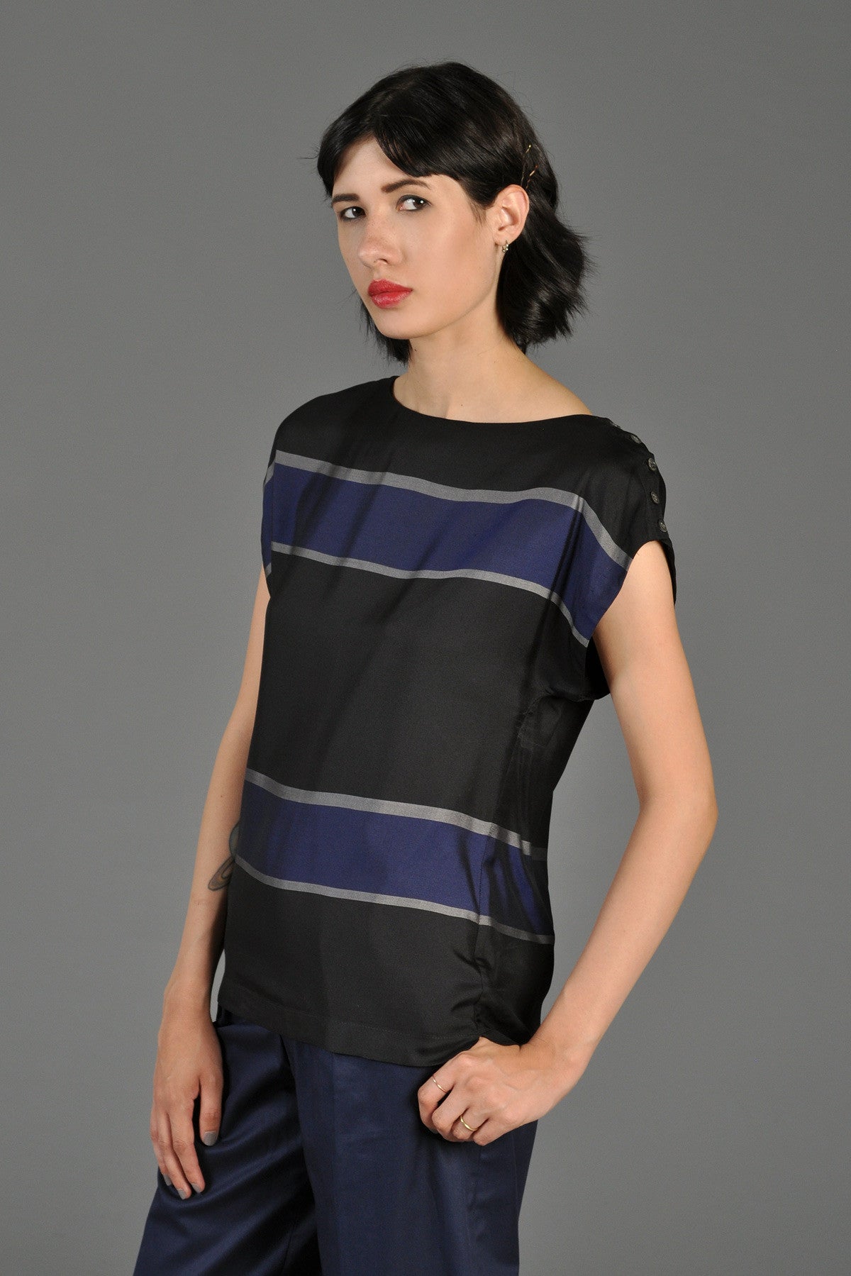 Perry Ellis 1980s Boxy Silk Top w/Buttoning Shoulders | BUSTOWN MODERN