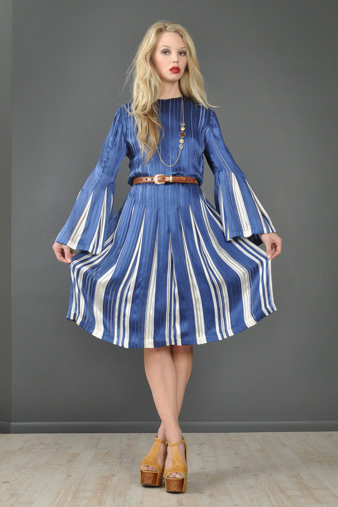 Pauline Trigere 1970s Bell Sleeved Silk Dress | BUSTOWN MODERN