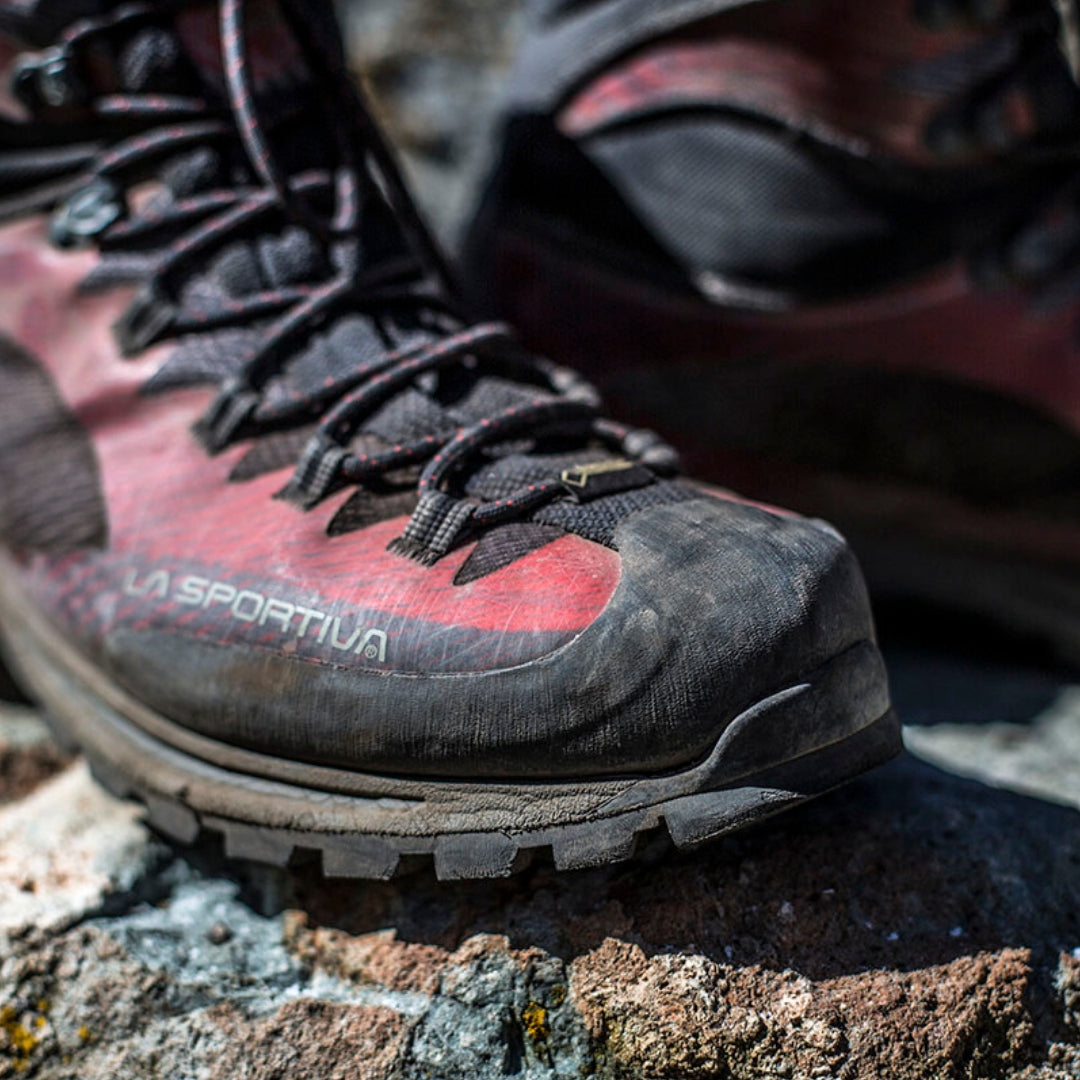 What Kind Of Shoes To Wear For Hiking? – LIFESTYLE BY PS