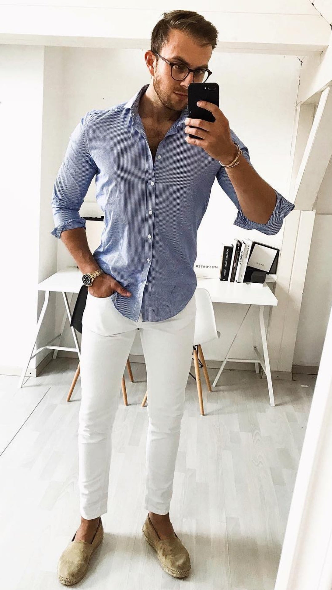 How To Style White Pants -5 Astounding Ways To Wear White Pants