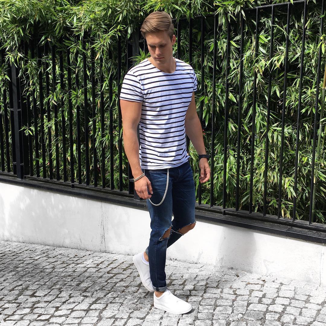 how to wear stripe t shirt for men