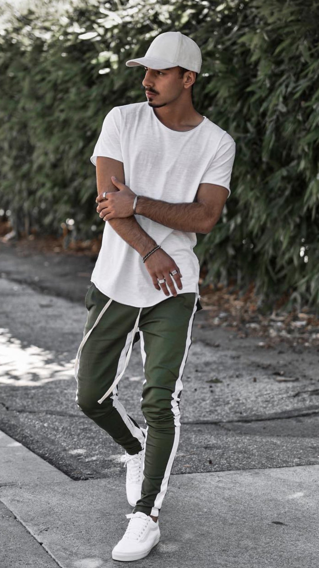 5 Joggers Outfits For Men - LIFESTYLE BY PS