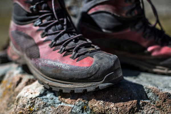 What Kind Of Shoes To Wear For Hiking? – LIFESTYLE BY PS