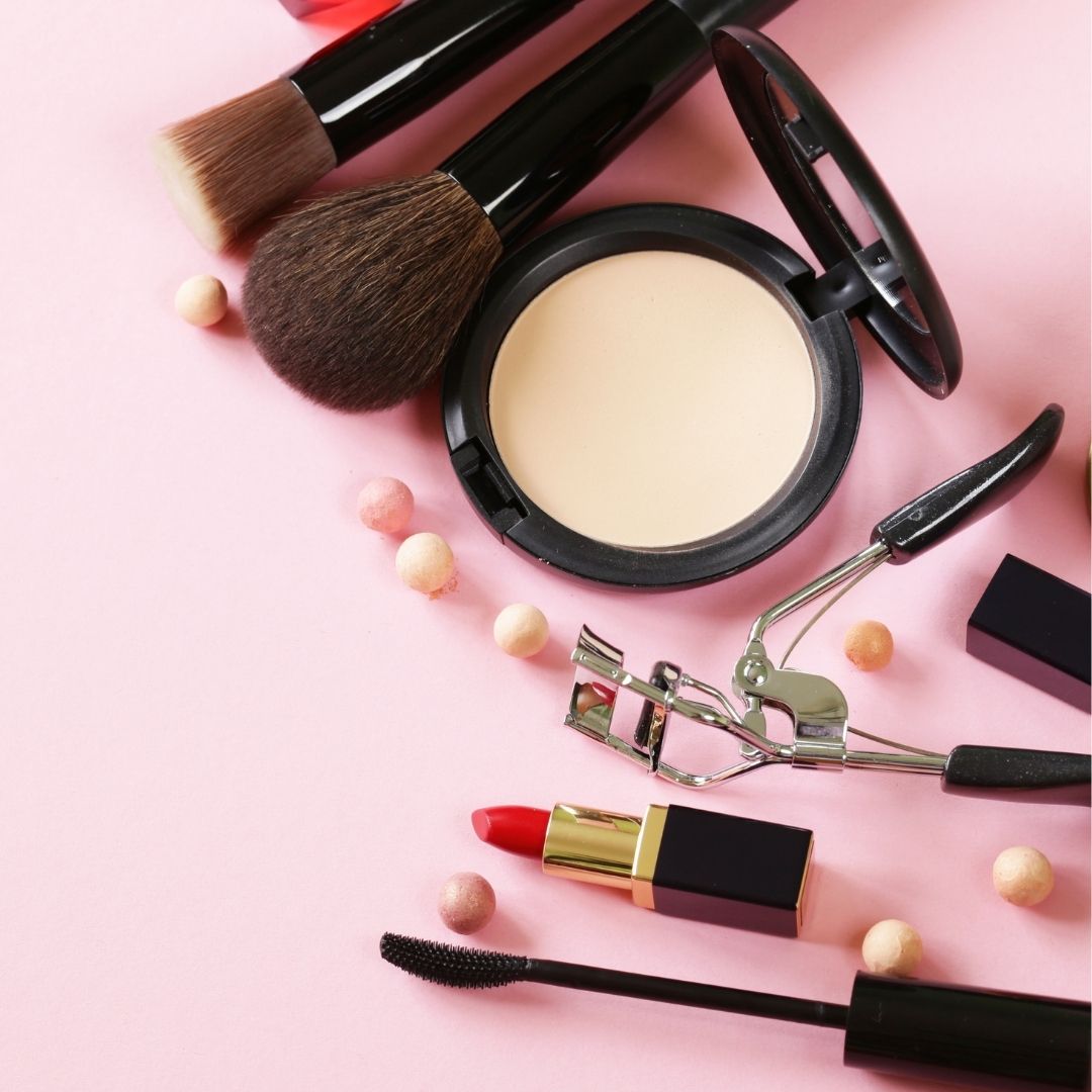 Makeup and How to Get the Training You Need – LIFESTYLE BY PS