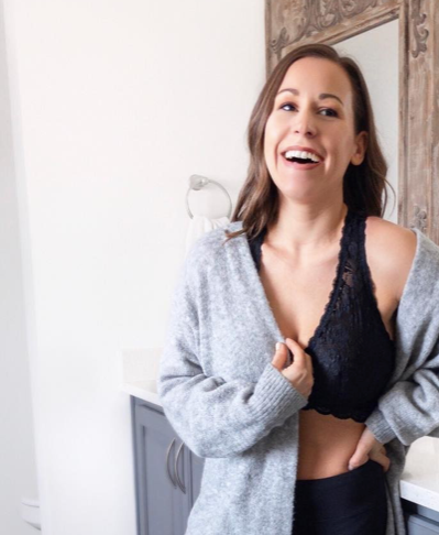 10 Subtle Ways To Show Off A Bit Of That *Gorgeous* Bra! - India's