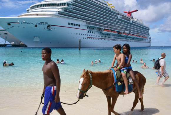 The Benefits of Going on a Family Cruise With Your Loved Ones