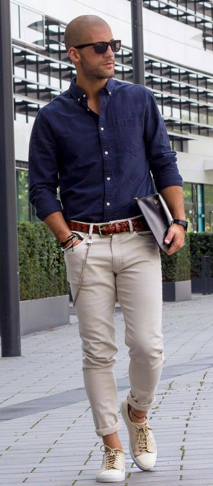 beige sneakers outfit mens