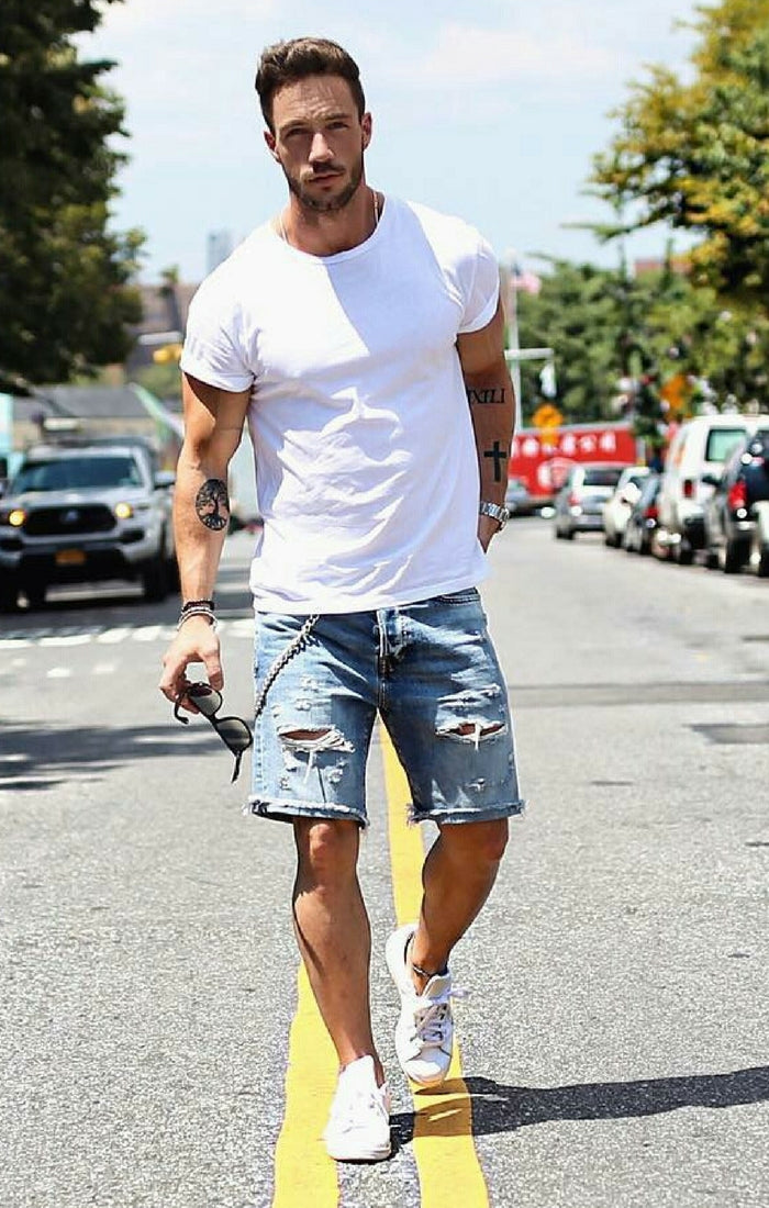 how_to_wear_white_t shirt_for_men_white_t shirt_outfit_ideas_for_men_4