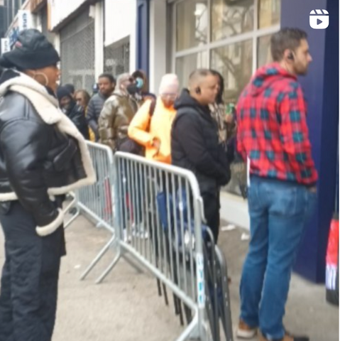 Dapper dan at the Gap store in Harlem shuts it down