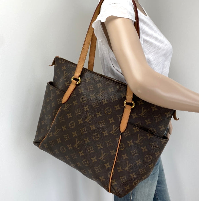 Authentic Vintage Louis Vuitton Monogram Totally MM Tote only 139500   That Guys Secret