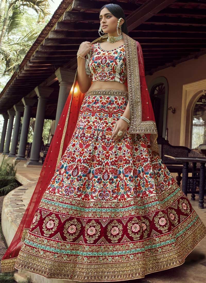 Embellished Indian Cream and Red Lehenga Dress #BN1175 | Indiase  bruidskleding, Kleding ontwerpen, Textielverf