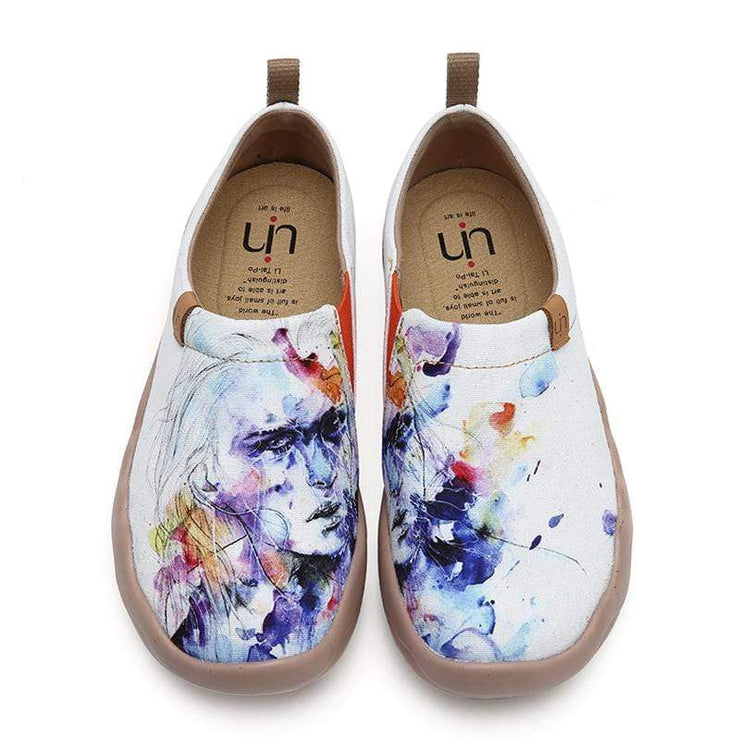 uin canvas shoes