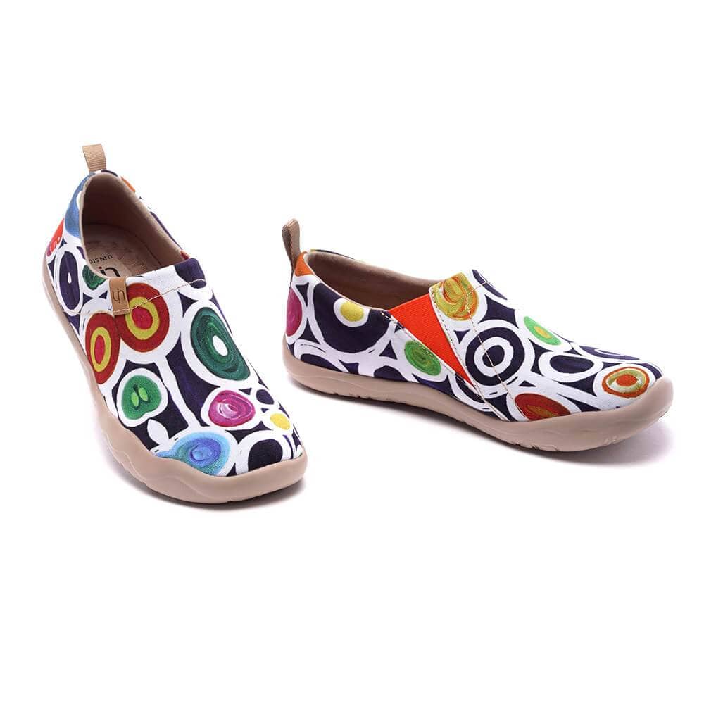 Oopsie Daisy Art Painted Canvas Shoes | UIN FOOTWEAR
