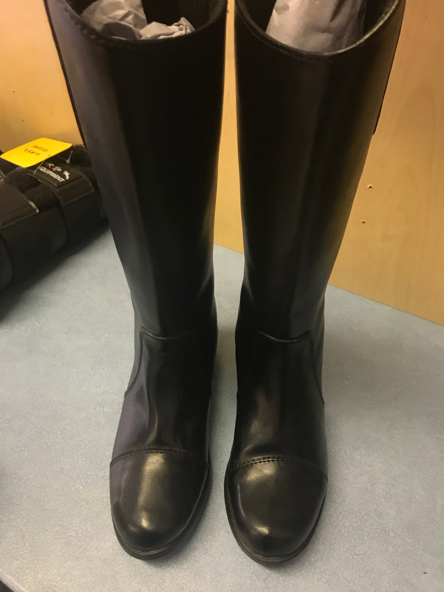 Long black riding boots size 13 (Second 