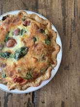 Load image into Gallery viewer, Christmas Spinach Tomato Basil Quiche