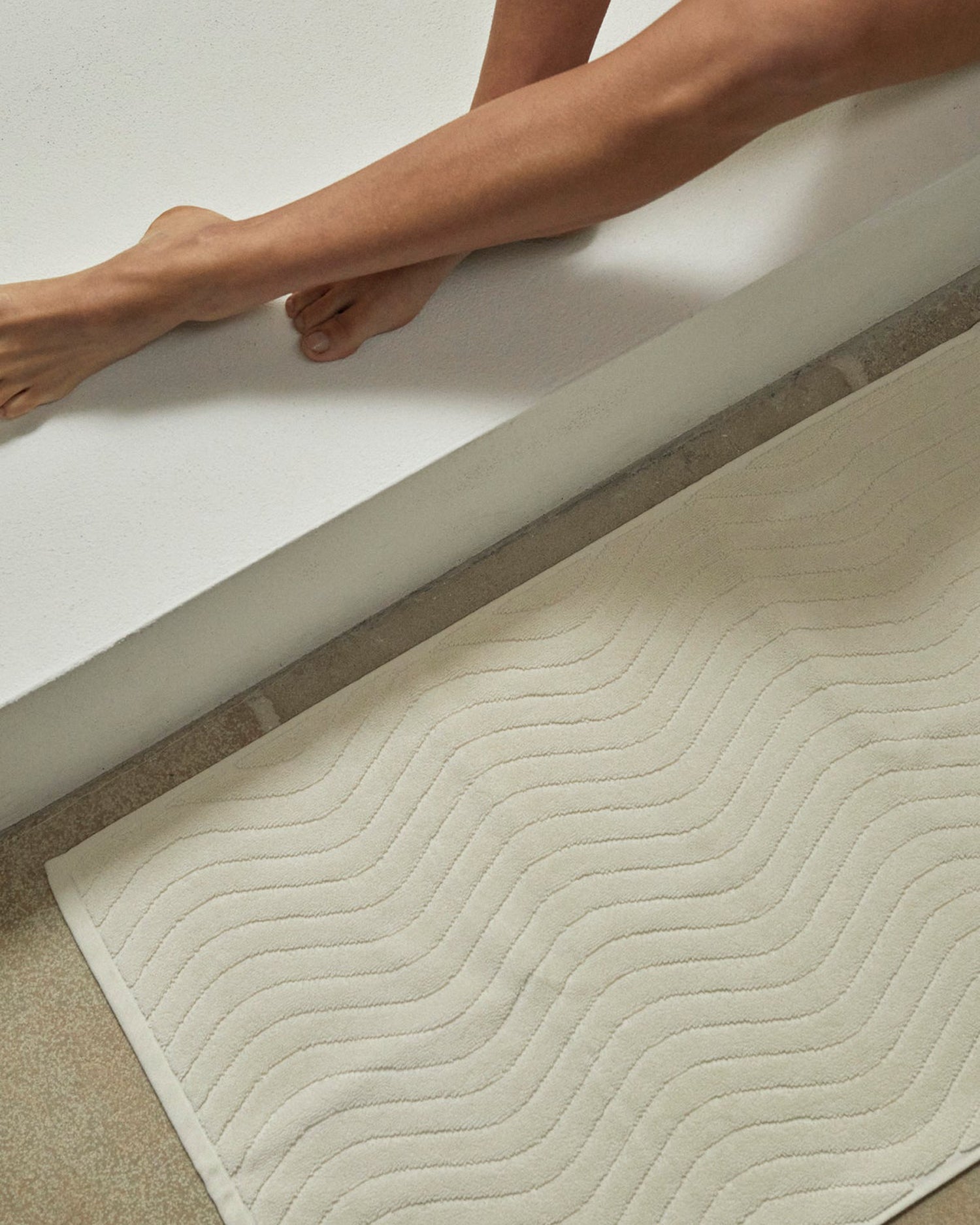 Hinoki Wood Bath Mat | Medium | Light Wood - The Citizenry