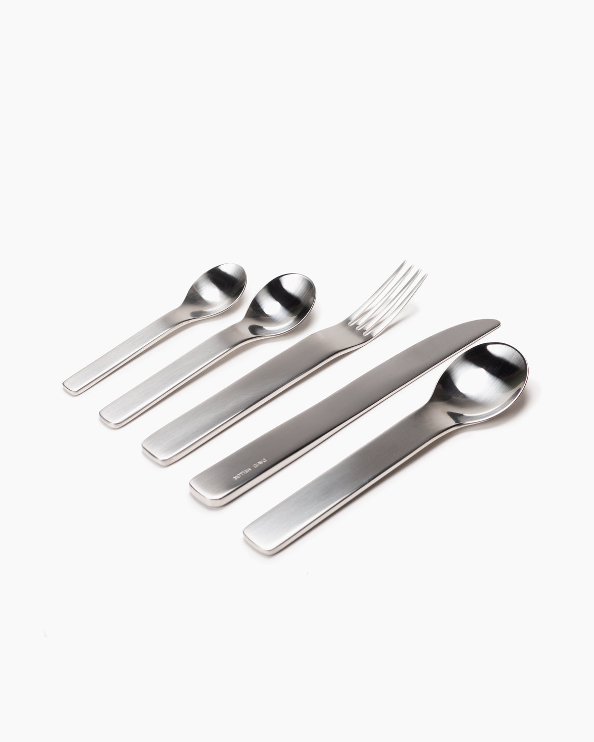 https://cdn.shopify.com/s/files/1/0163/9128/products/DavidMellorDesign-Cutlery-Minimal-1.jpg?v=1533945896&width=1200