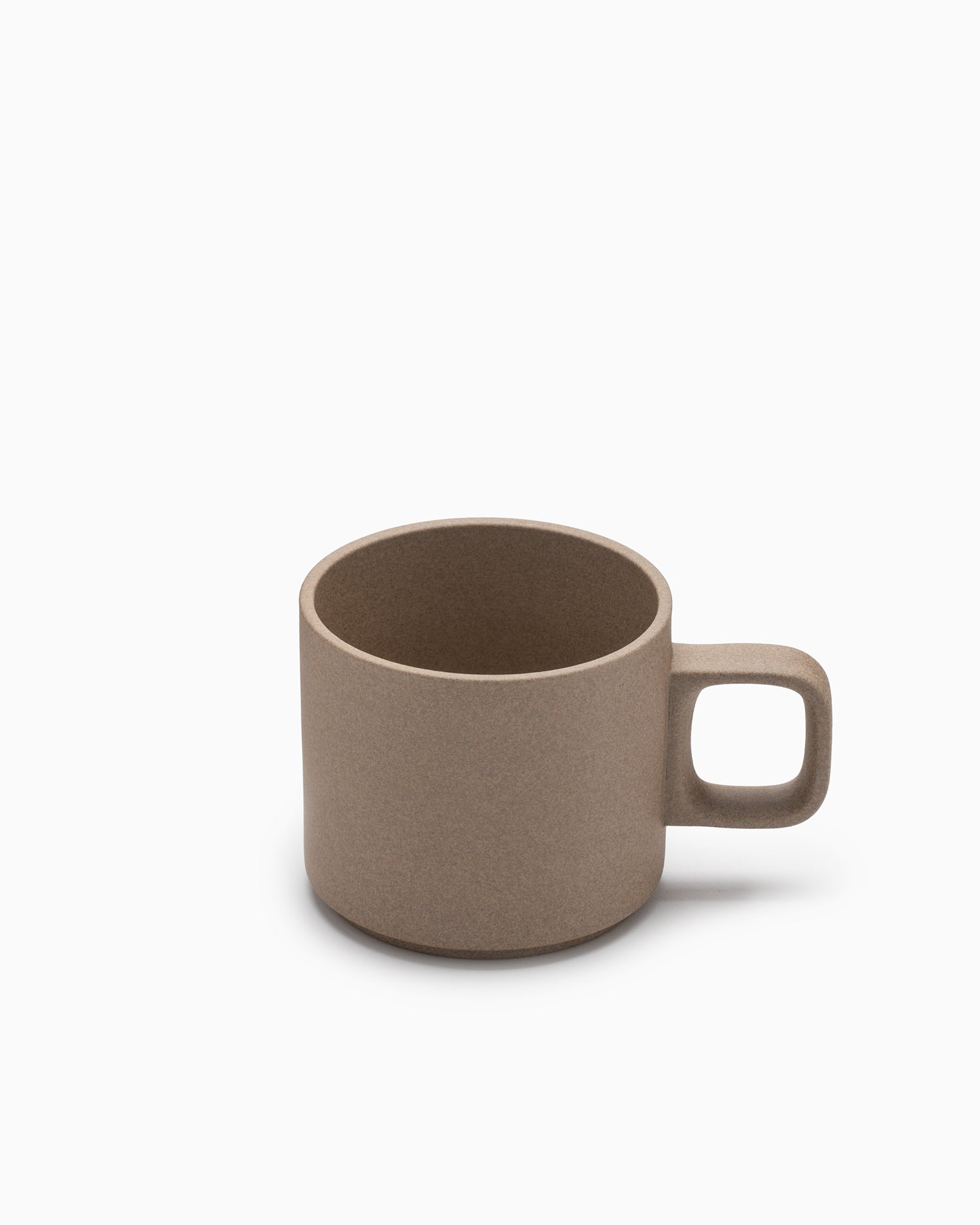 https://cdn.shopify.com/s/files/1/0163/9128/products/Hasami-HP19-Mug-Natural-2.jpg?v=1571353942&width=1500