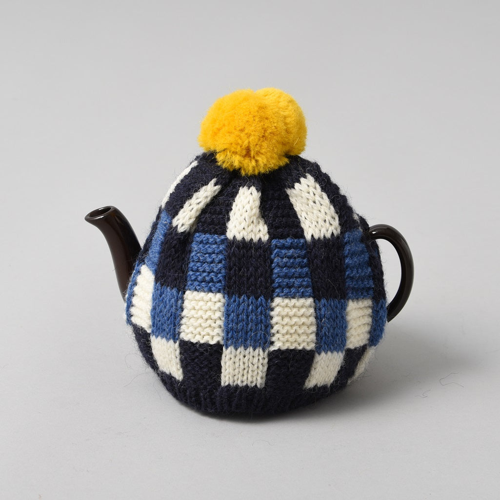 LABOUR AND WAIT | KNITTED TEA COSY YELLOW