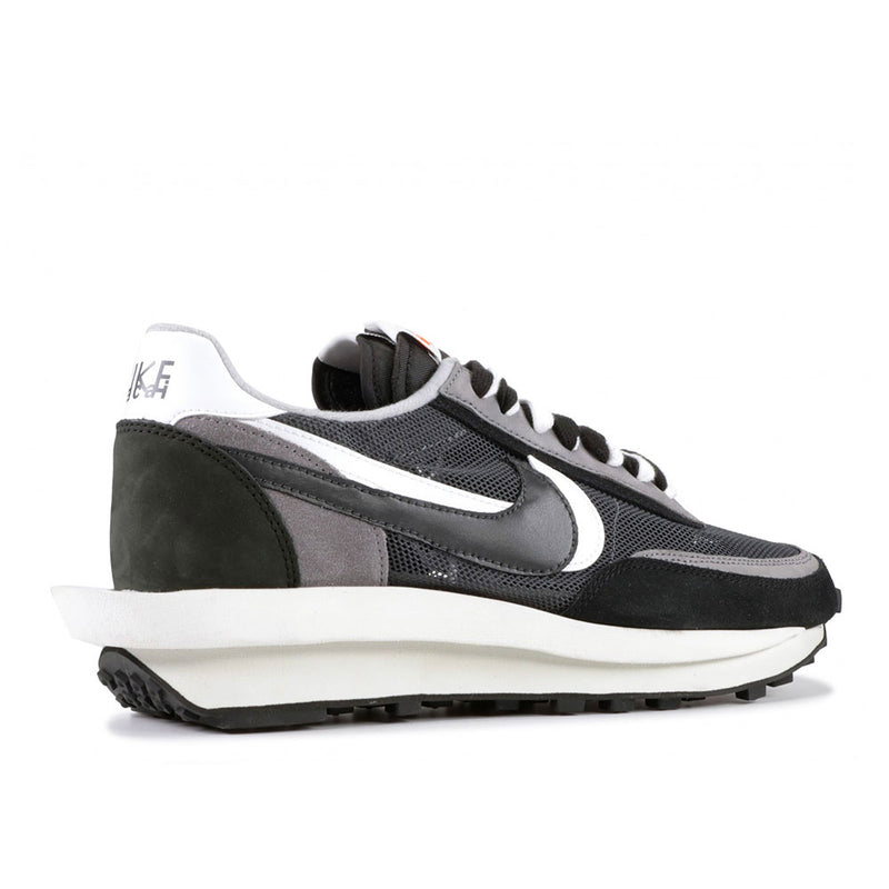 nike sacai waffle black