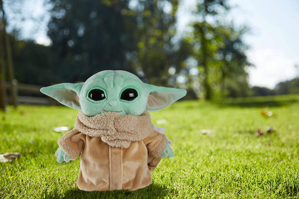 STAR WARS The Child Plush Toy, 11-in Yoda Baby Figure from The Mandalorian, Collectible Stuffed Character with Carrying Satchel for Movie Fans Ages 3