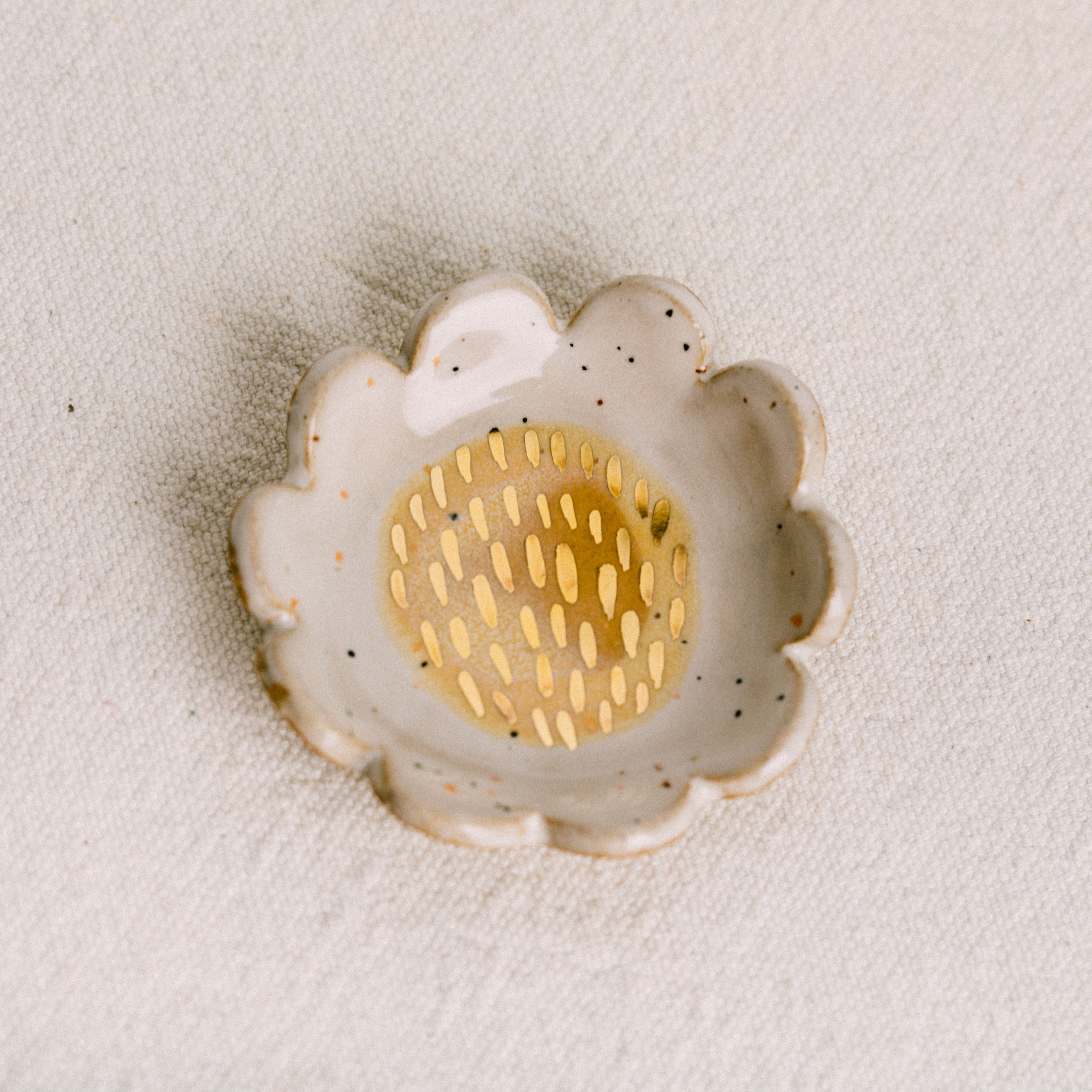 CURIOUS CLAY || FLOWER RING DISH
