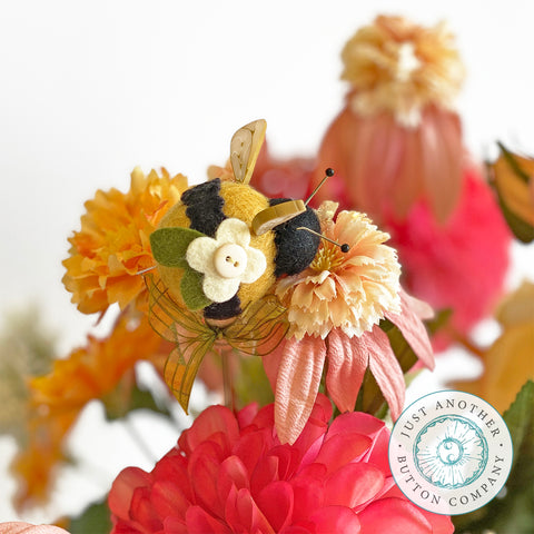 JABC - Bee pincushion
