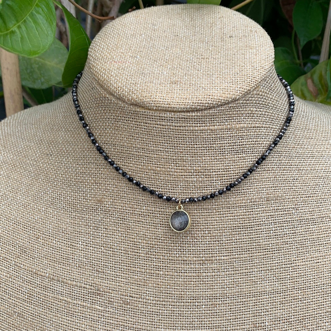 crystal and beaded short necklace