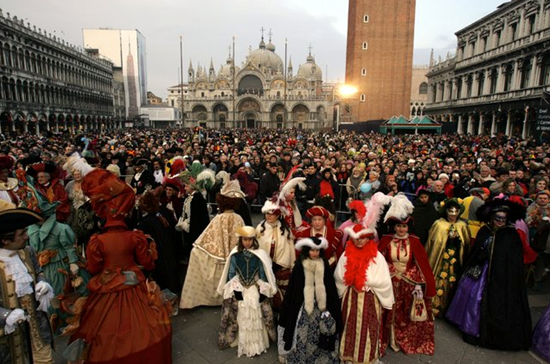 Venice carnival costumes: deep into the tradition!