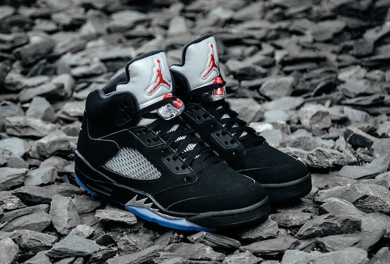 black metallic jordan 5s