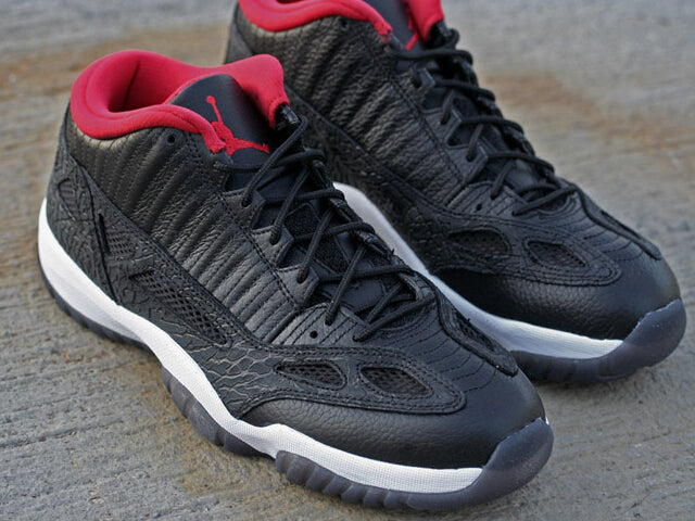 jordan 11 low ie black