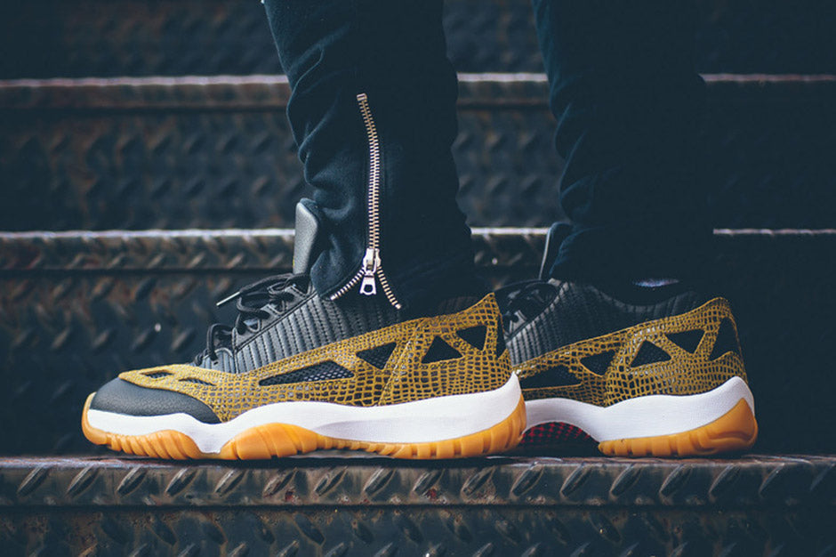 jordan 11 low le snakeskin