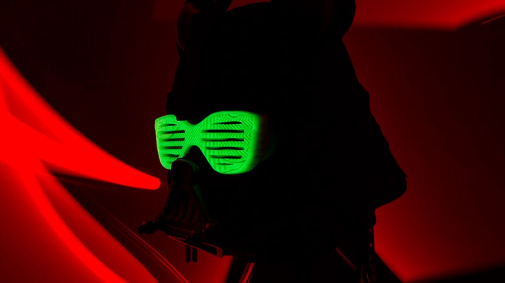 darth-yeez-II-helmet-glow