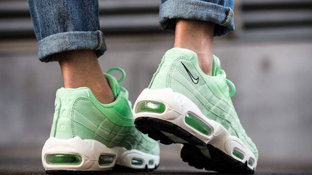 nike-air-max-95-fresh-mint-close-up