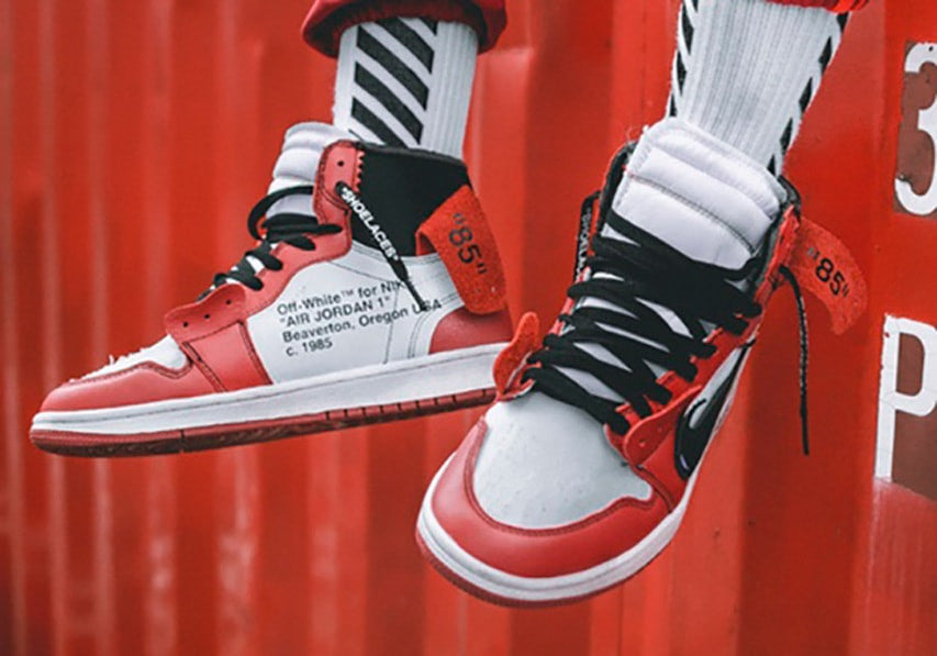 off-white-air-jordan-1-on-feet-look-close-up