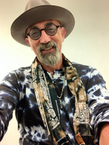 Jack Sonni - DIRE STRAIGTS Guitarist in my black tie-dye Henley. YAY!