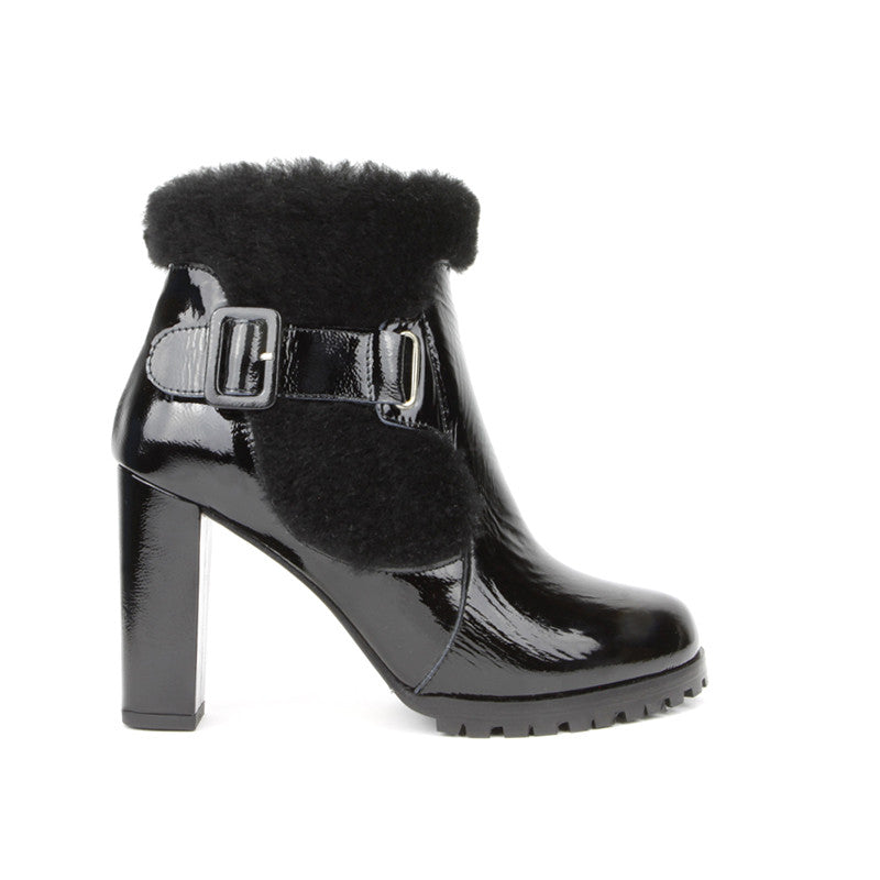 black shearling boot