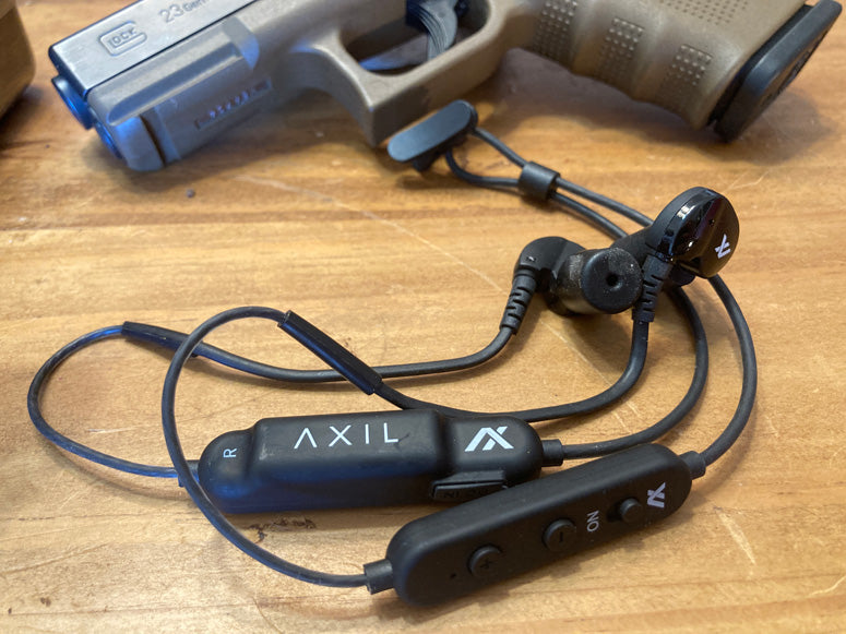 Axil GS noise-cancelling plug headphones