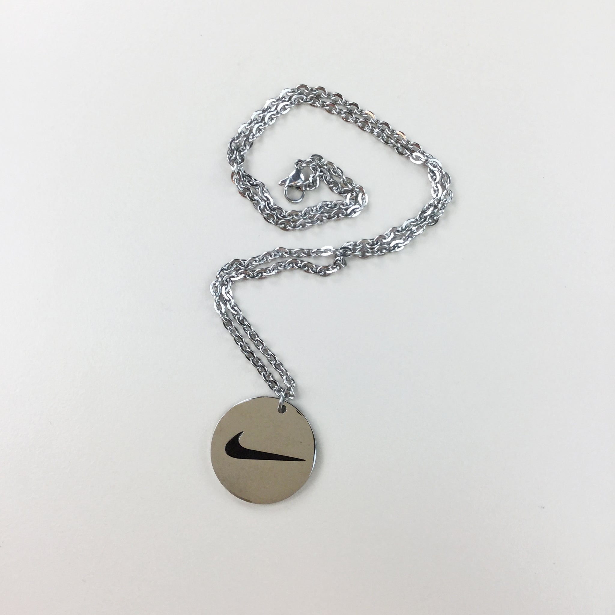 Nike Swoosh Silver Necklace | Premium Vintage |