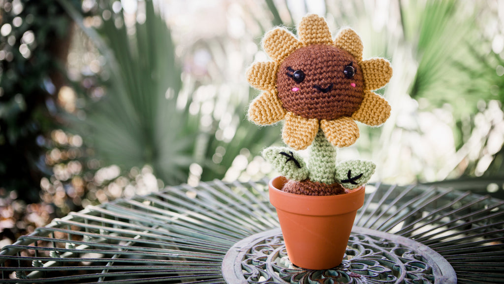 april the sunflower amigurumi crochet pattern