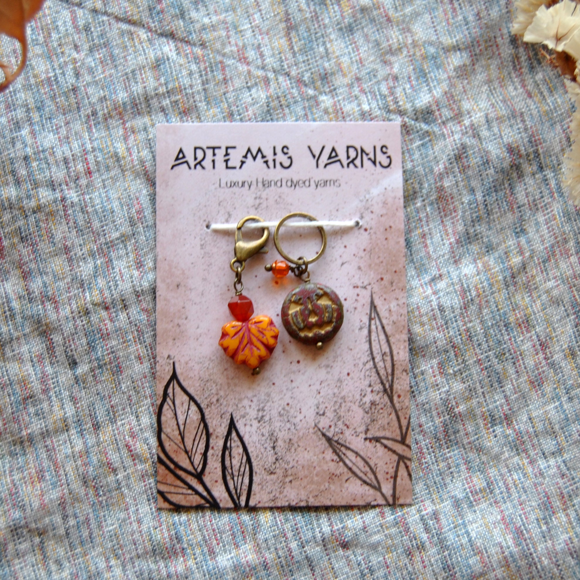 Set of 2 stitch markers - Pumpkin leaves