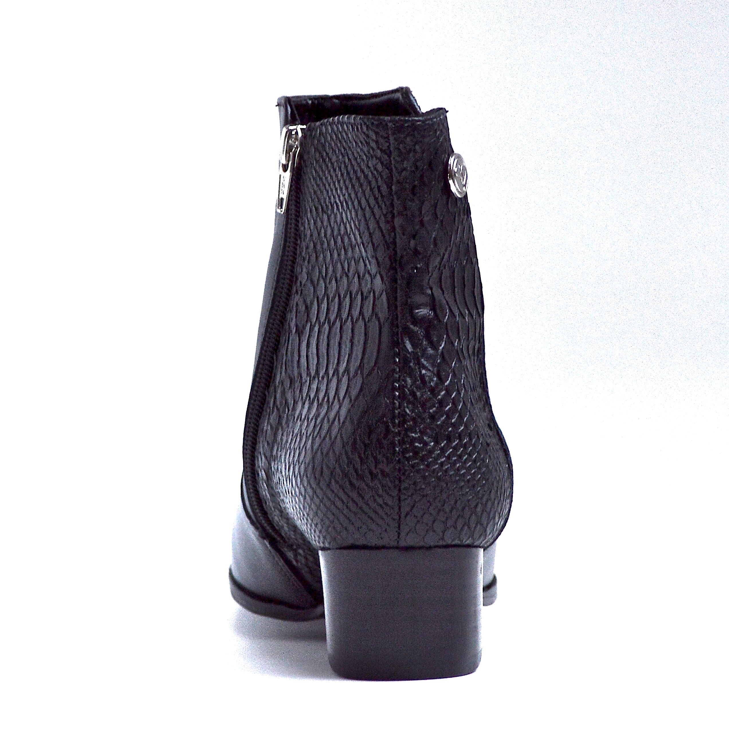 AMUSE ANKLE BOOT - BLACK LEATHER