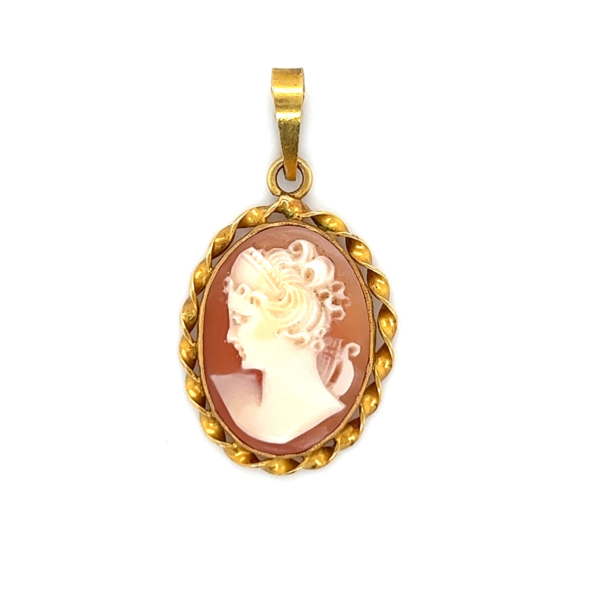 18k cameo pendant