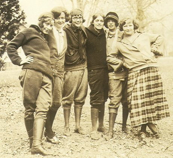 Specialized travel outfits worn by women in the 1920s.