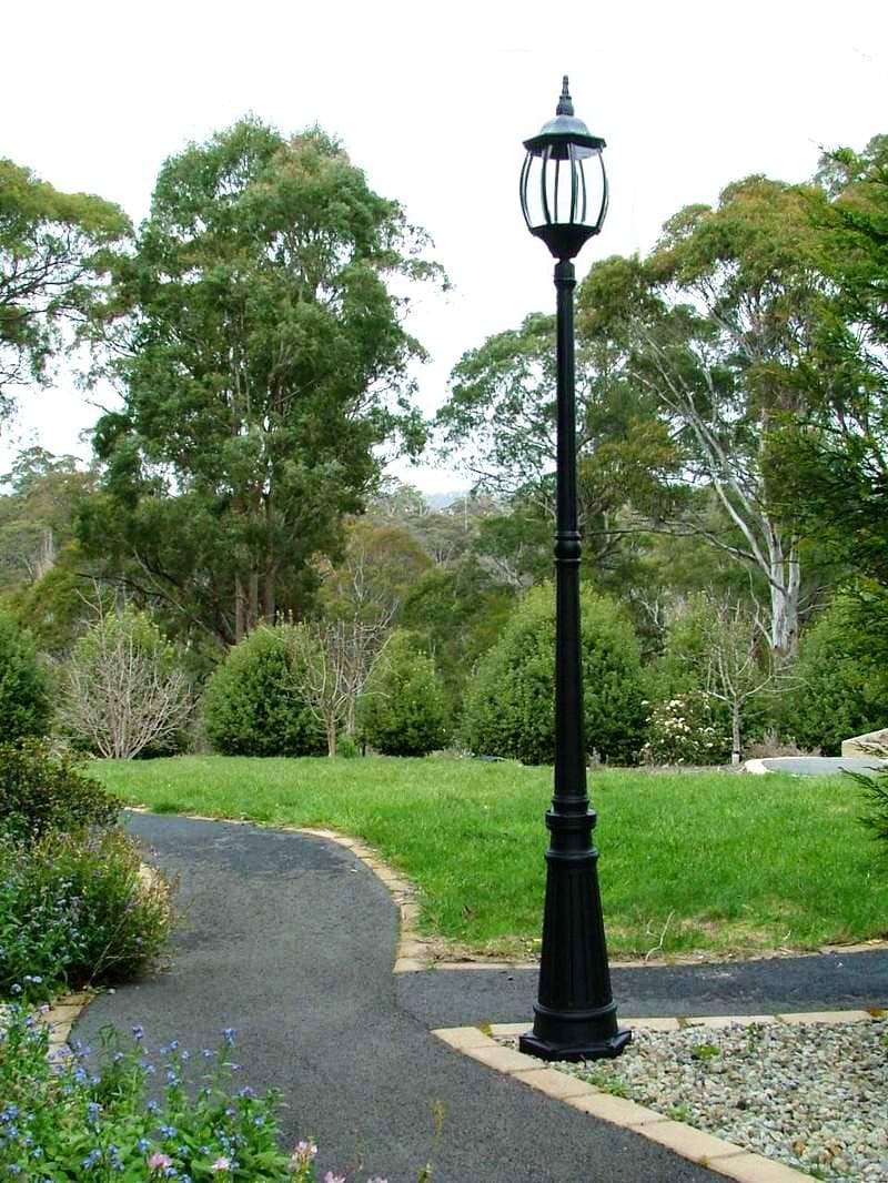 Garden Lamp Post | Victorian Style | Ivory & Deene